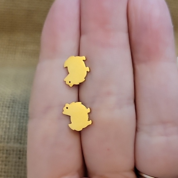 Pomeranian Stud Earrings, choice of color - Picture 2 of 6